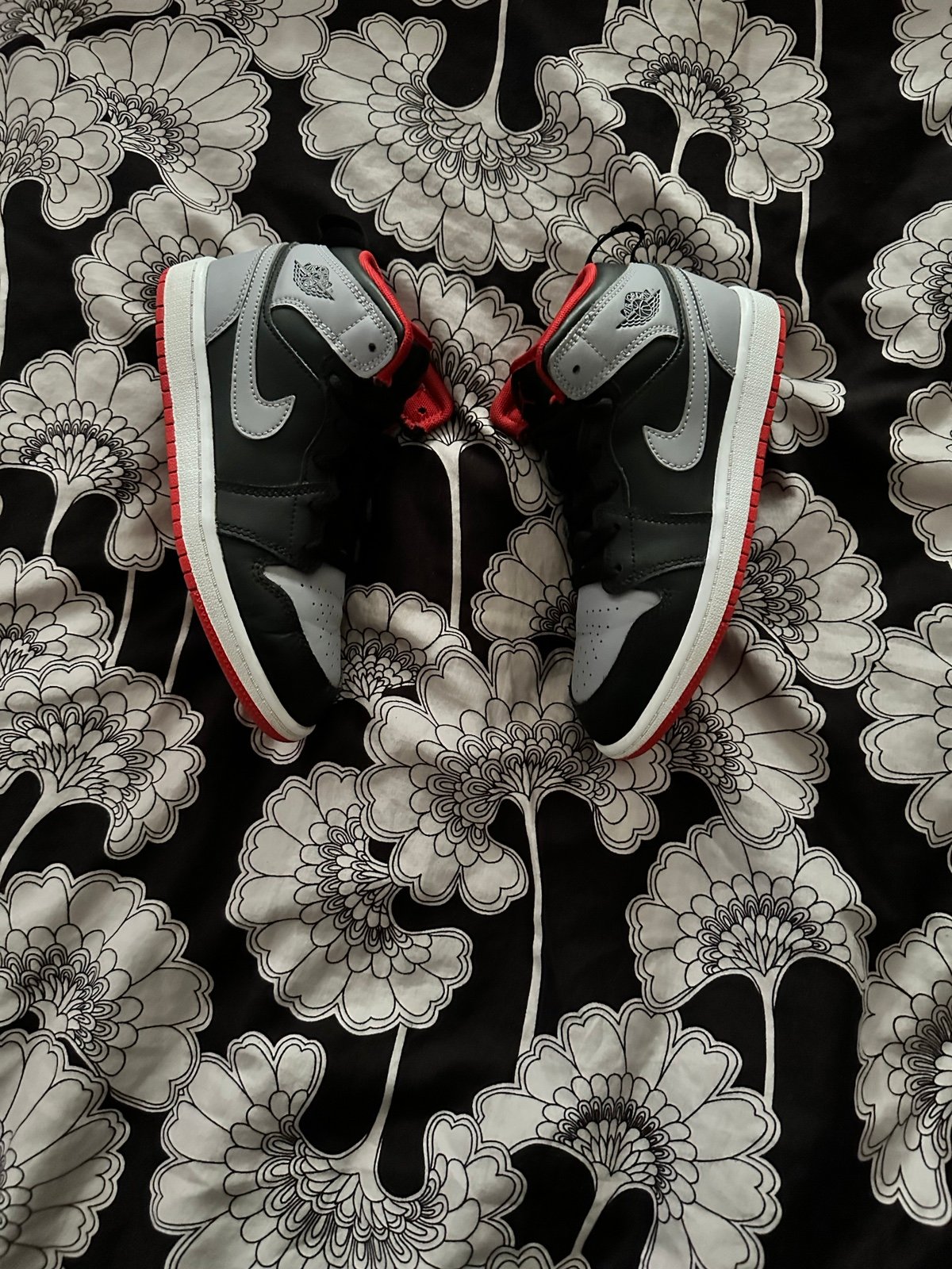 Air Jordan 1 Mid Bred Shadow size 1.5y