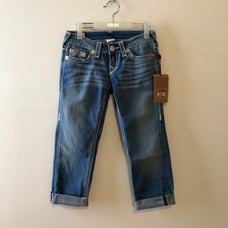 NWT True Religion Women’s Lizzy Low rise Medium Blue Capri Jeans was 266.00