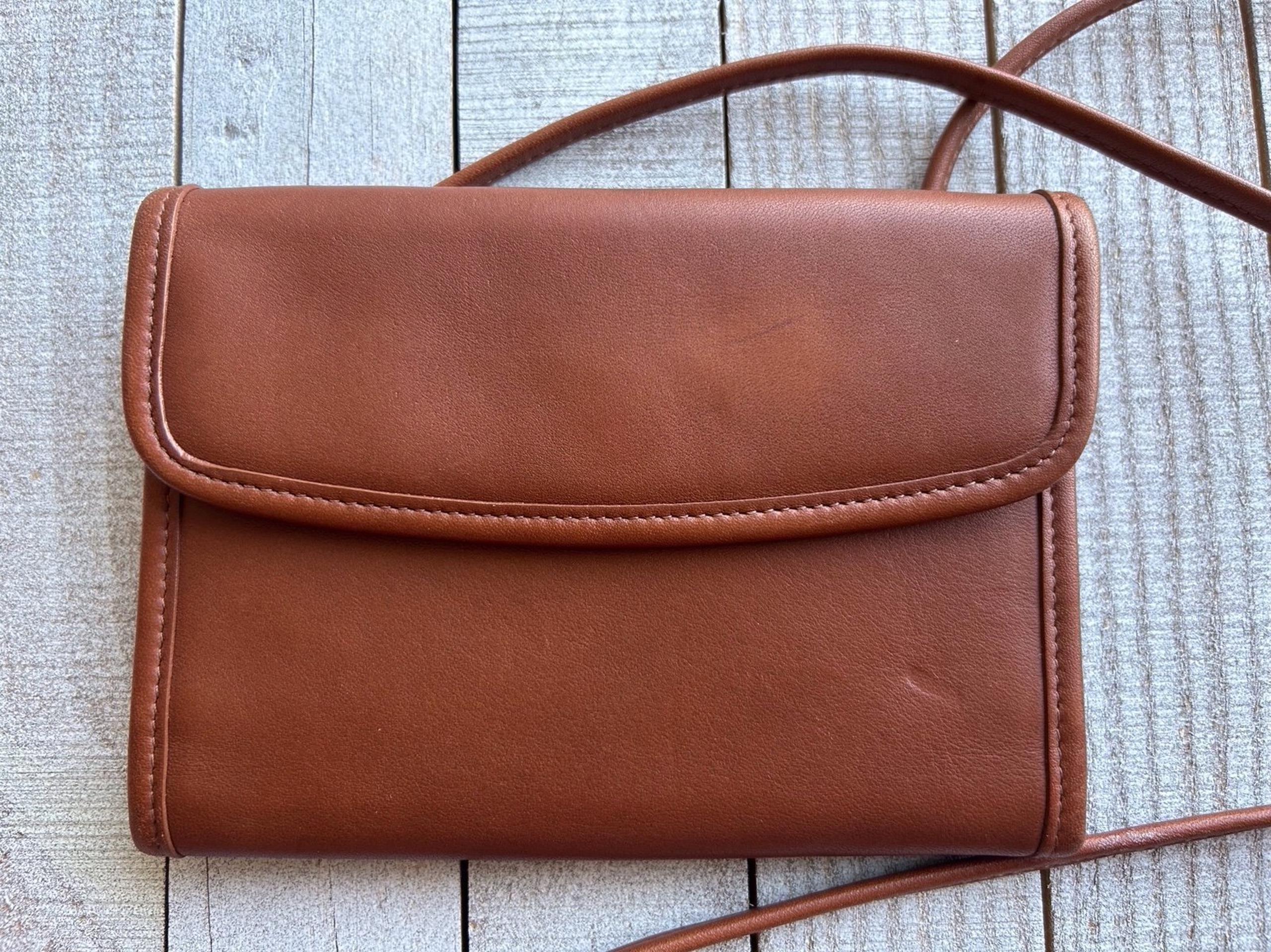 Vintage Coach Envelpoe Swing Wallet #4843