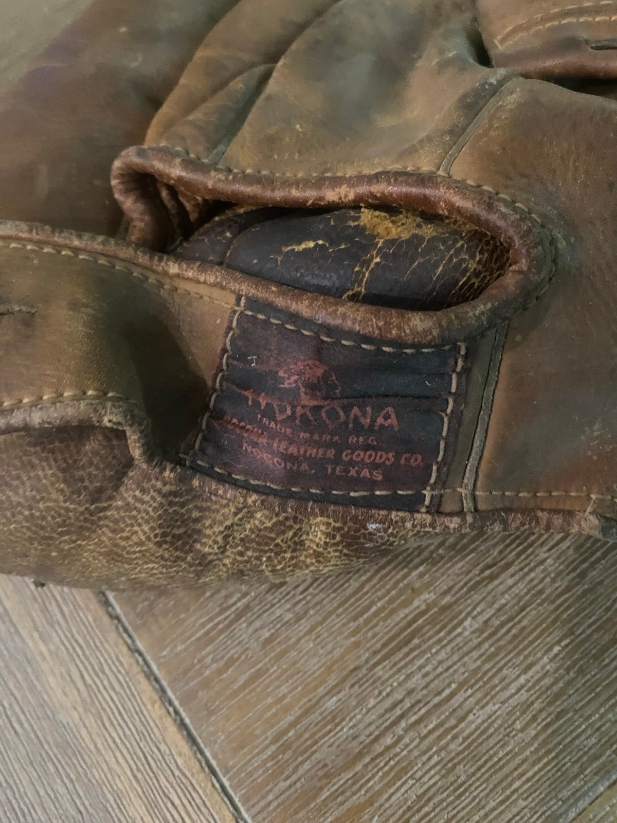 NOKONA vintage glove