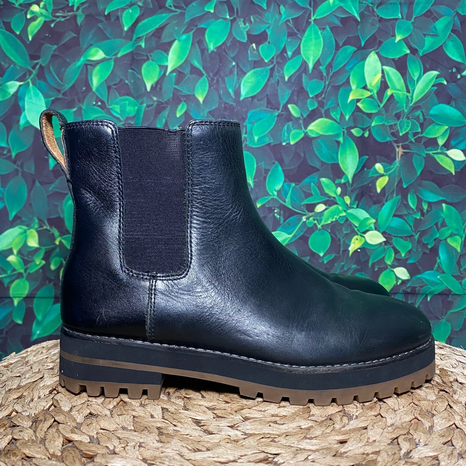 Madewell the ivy black leather Chelsea boots