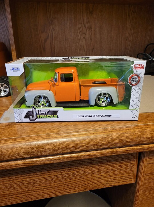 1956 Ford F-100 Custom Pickup Truck Orange and Gray 1/24