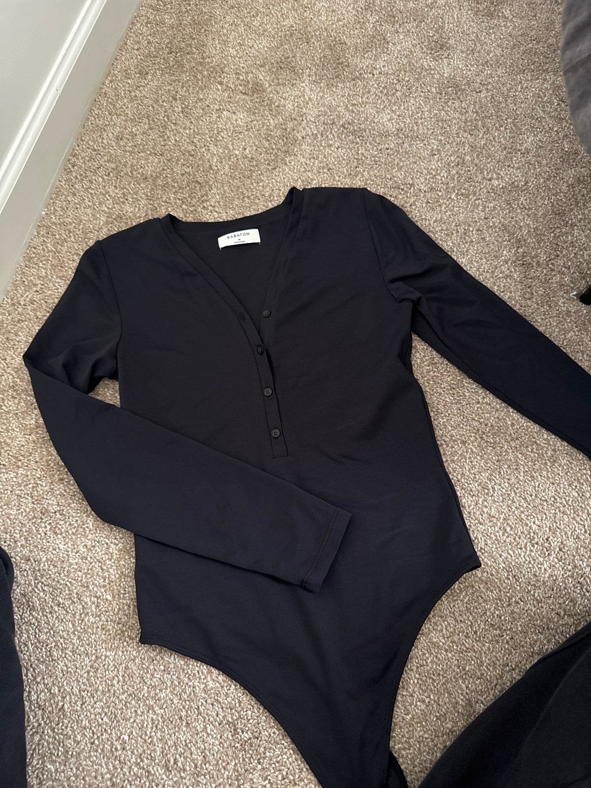 Aritzia Babaton long sleeve body suit medium in black