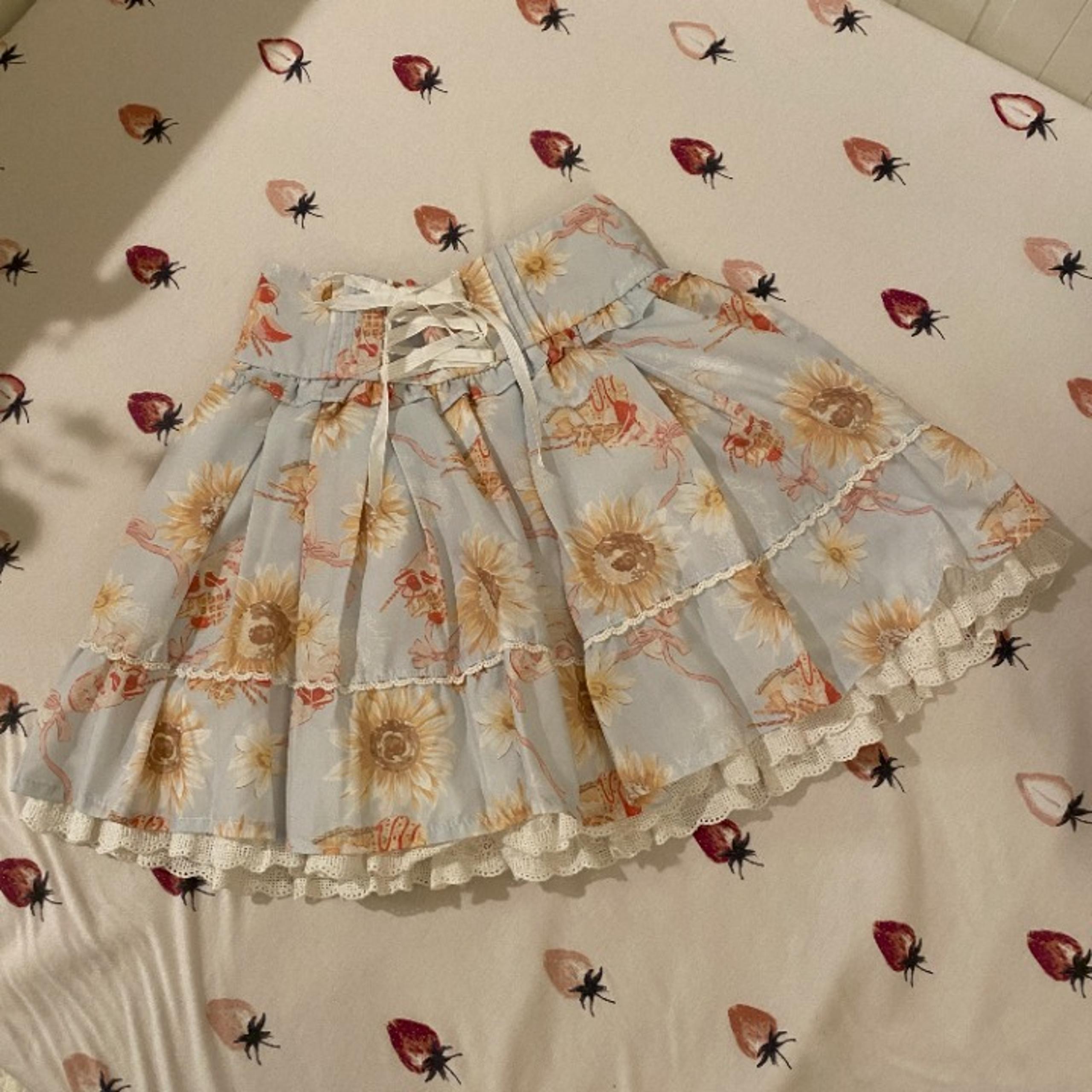 LIZ LISA - Sunflower x Parfait skirt