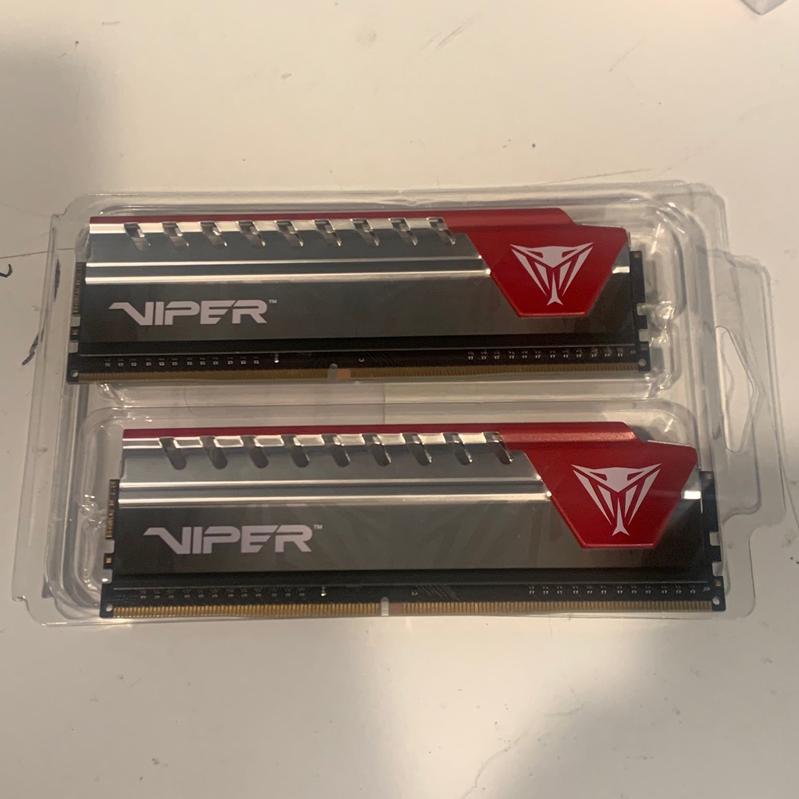 Patriot 16gb (2 X 8gb) Ddr4 2400 UDIMM Viper Elite Kit PVE416G240C5KRD
