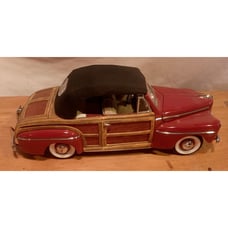 Diecast Signature Series 1946 Ford Sportsman 1:18 Die Cast