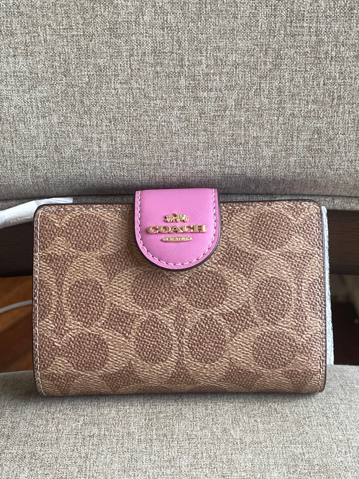 NWT！COACH MEDIUM CORNER ZIP WALLET IN SIGNATURE CANVAS（CW786）fast shipping