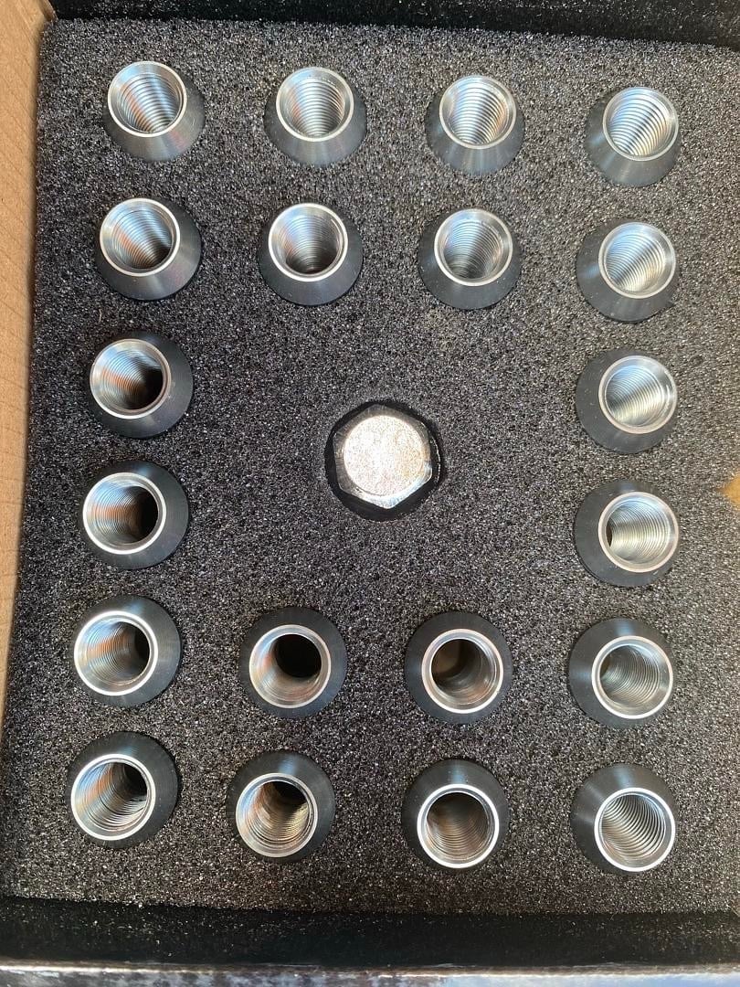 16Pcs M12 x 1.25 21mm OD/50mm Height Aluminum Open End Lug Nuts with 4 x Lock Nu