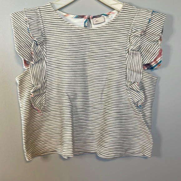 Gray and White Sleeveless Blouse Size Medium