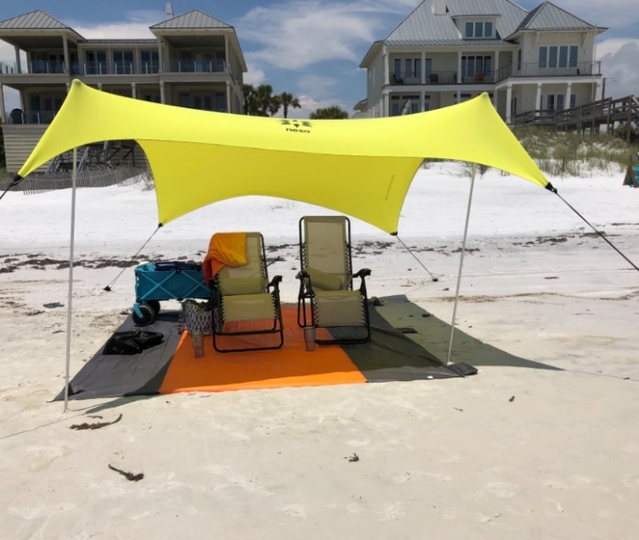 Beach Tent, 7ft Tall, 9 x 9ft, Reinforced Corners and Cooler Pocket
