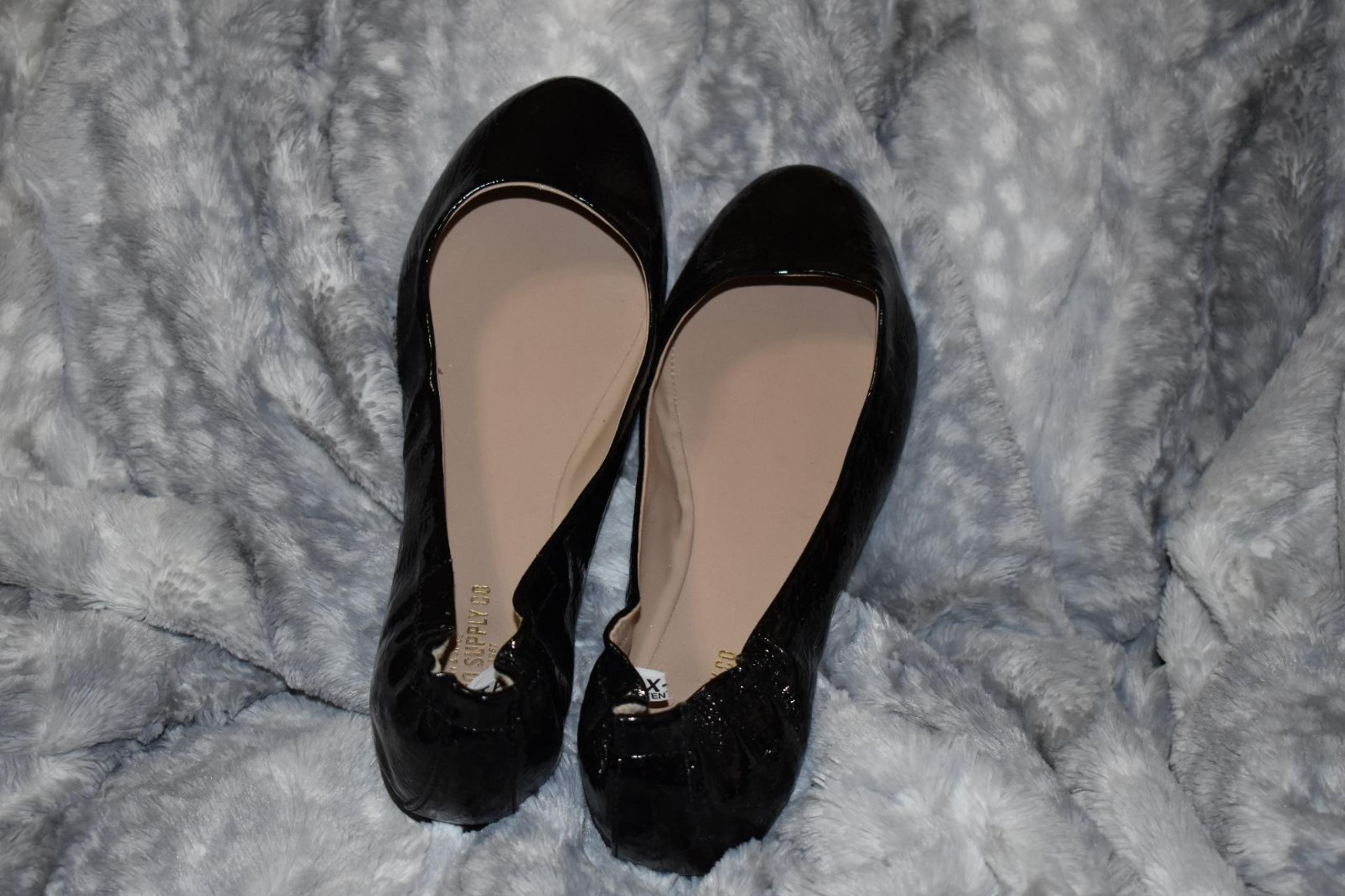 Mossimo Supply Co Black Flat Dress Shoes size 7 1/2