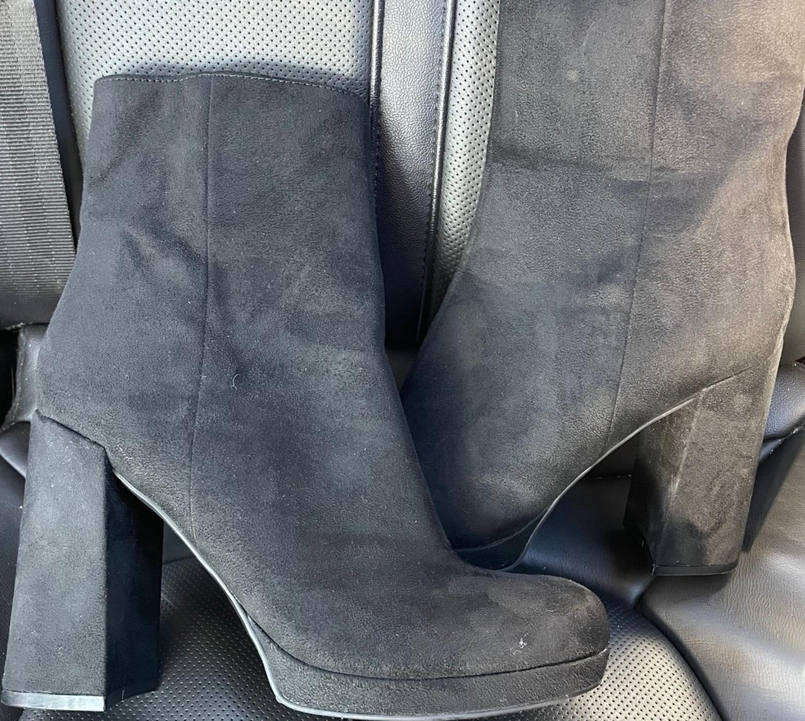 Forever 21 black heeled boots