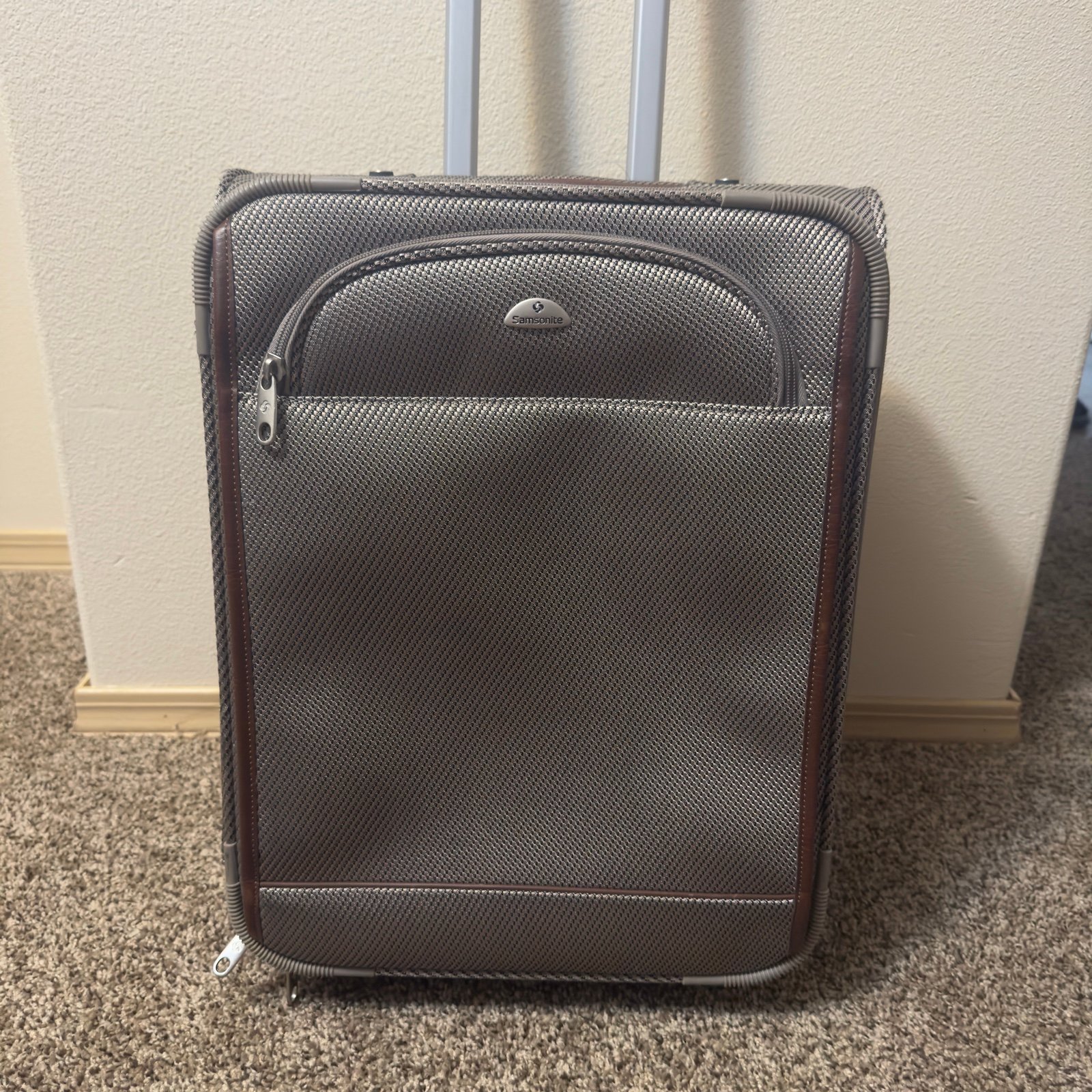 samsonite carry on luggage