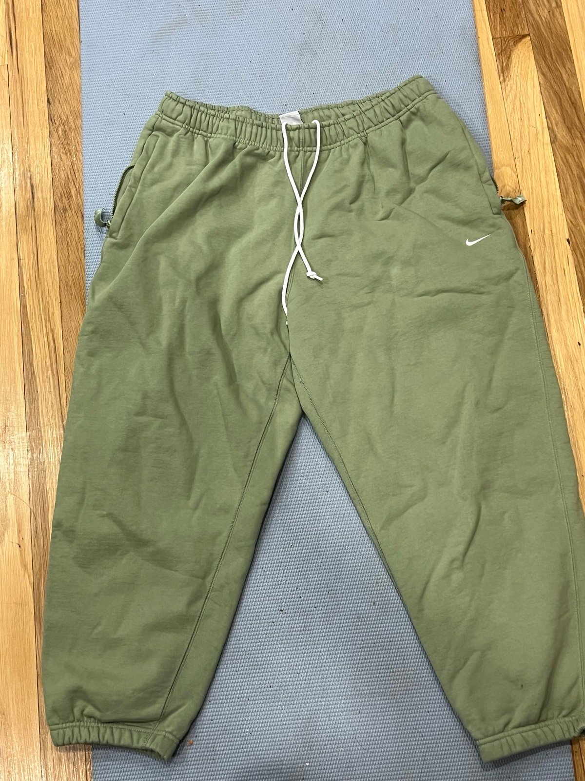 NIKEY green sweatpants xl