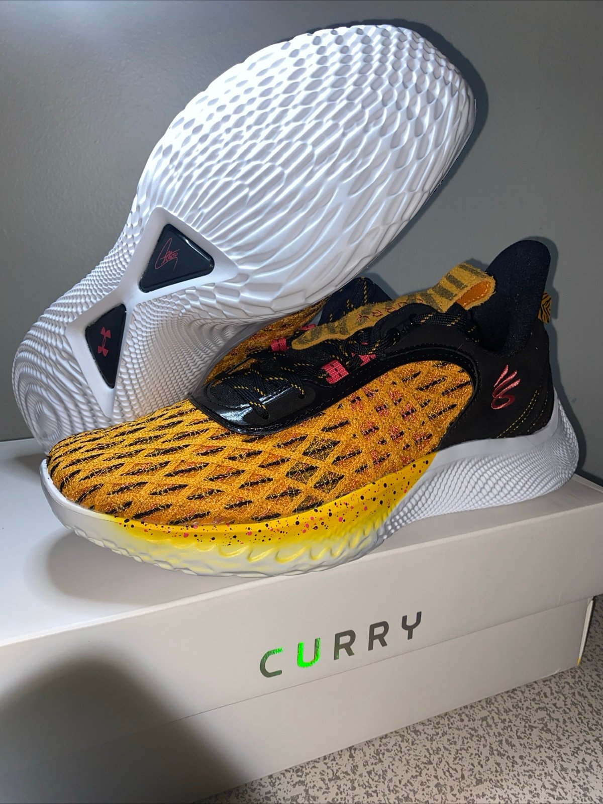 NEW! Under Armour Steph Curry Flow 9 x Sesame Street Size 11.5 M 3024248-003 GSW