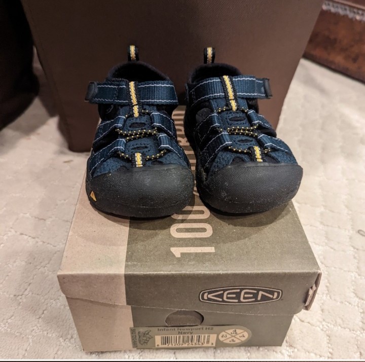 Keen infant kids boys size 4 blue navy gargoyle Newport H2 scandal water shoes