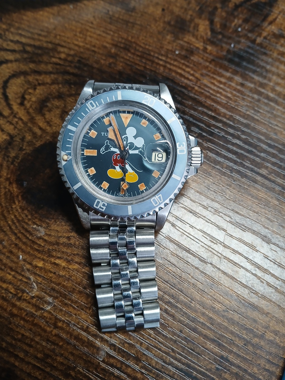 Tudor 9411 snowflake Mickey themed