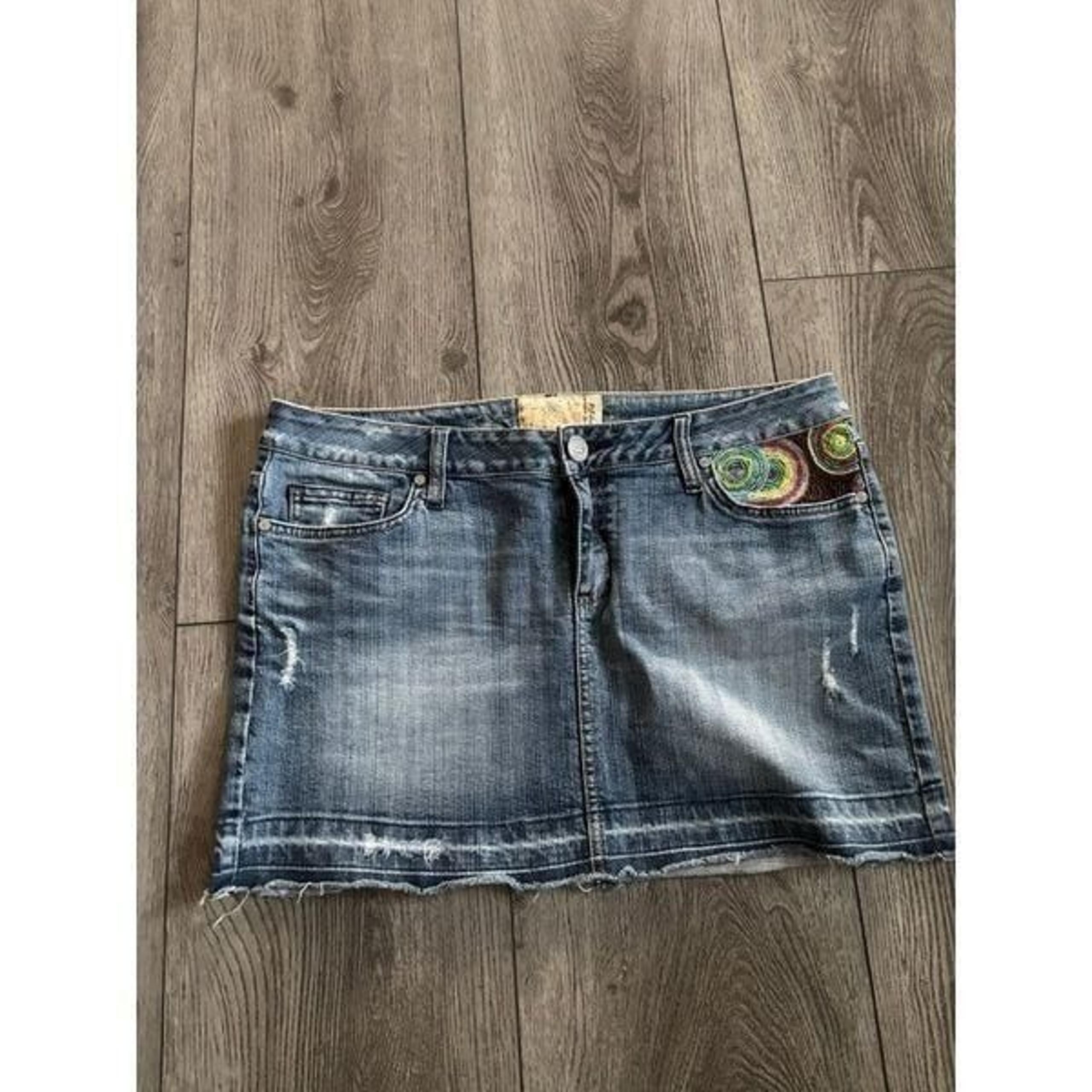 American Rag Cie  woman’s denim skirt used in good condition