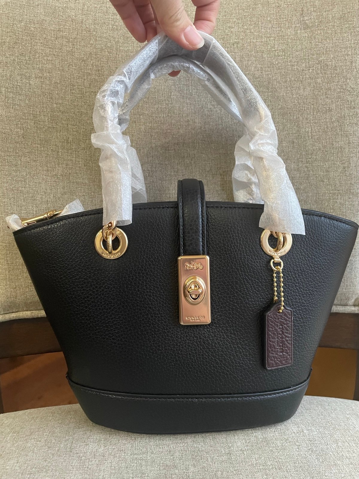 NWT！COACH Lane Bucket Bag（COACH C8399）GOLD/BLACK-MULTI for holiday gift