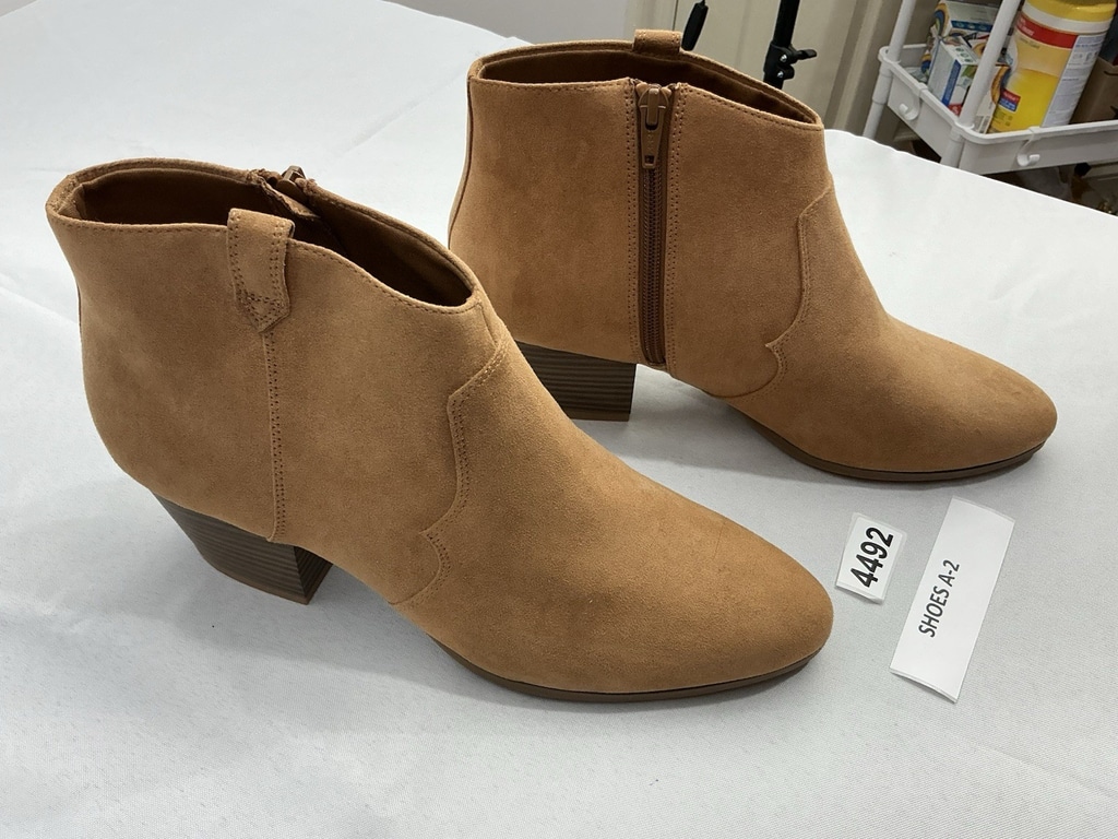 Womans Old Navy Ankle Boots 11 Brown Side Zip Block Heel