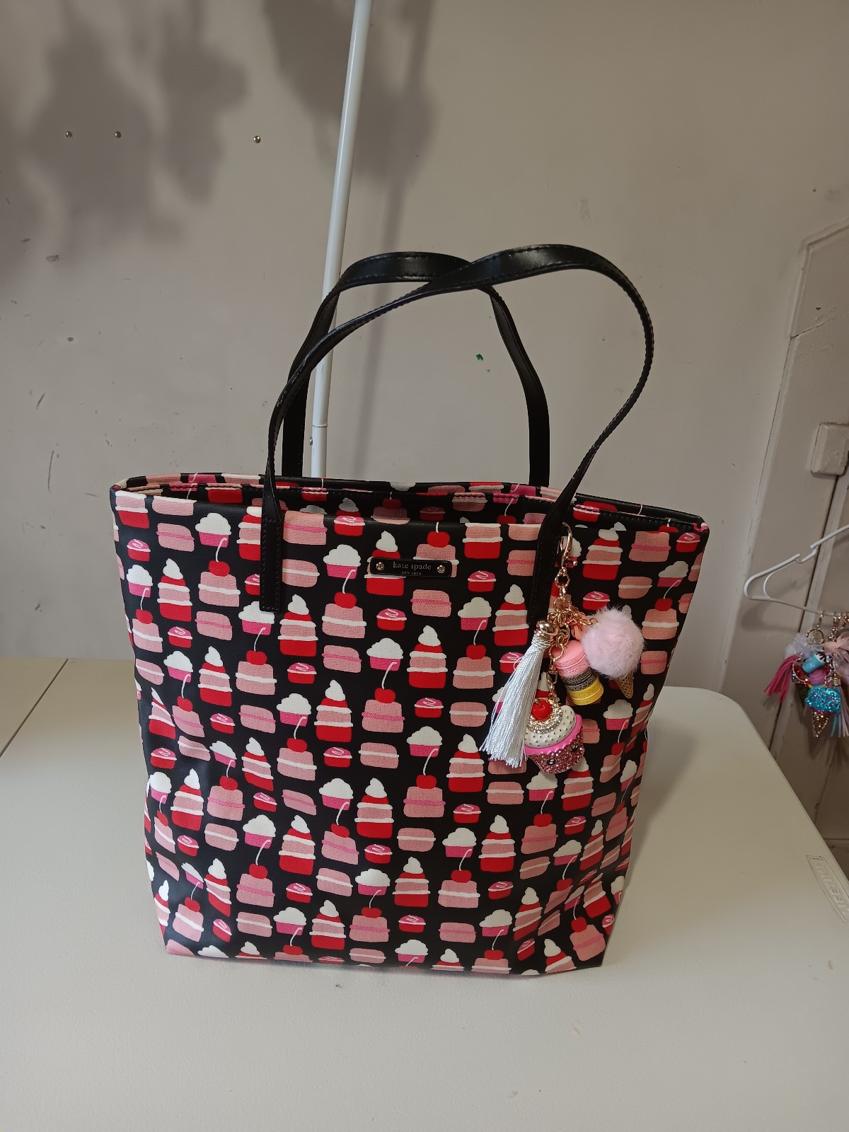 Tote cupcakes