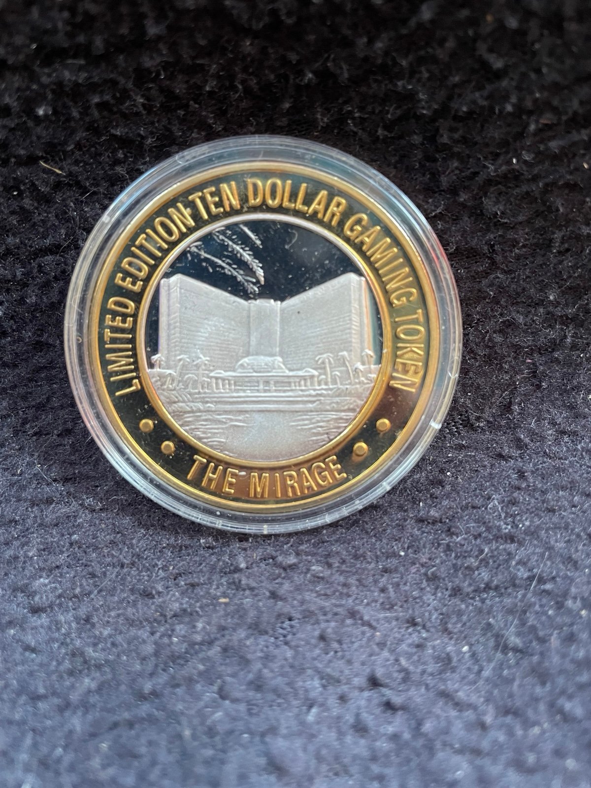 10 Gaming Token (Mirage Resort) Millennium Edition, Vegas “2000” DEFUNCT