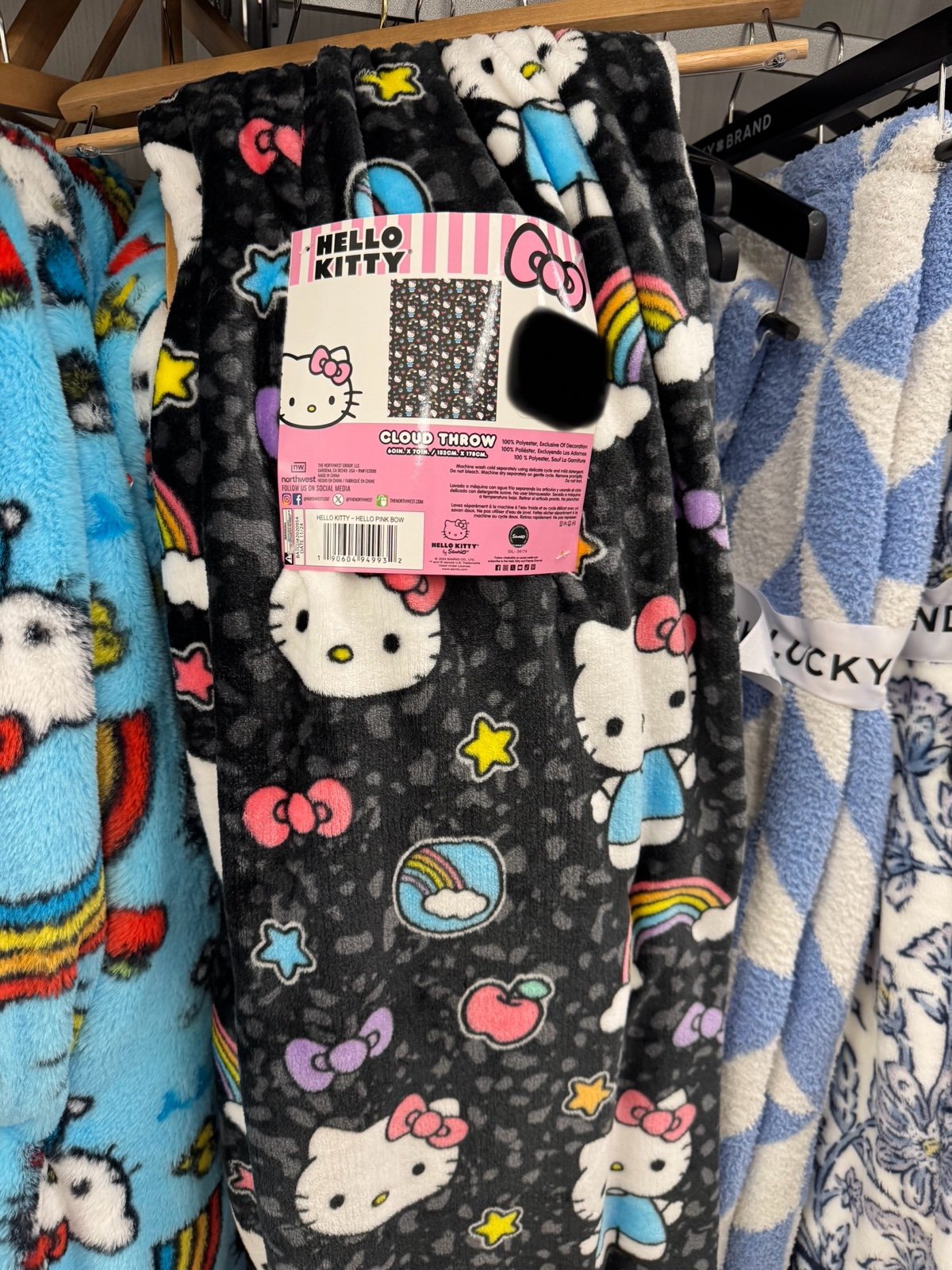 Hello kitty black throw