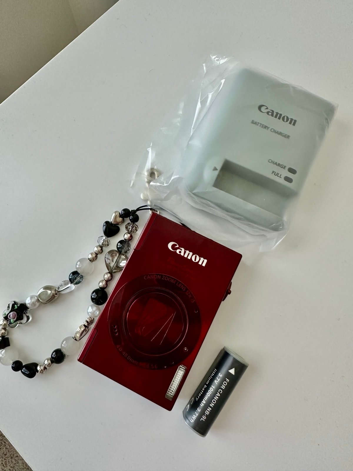 Canon Powershot ELPH 520 HS Digital Camera
