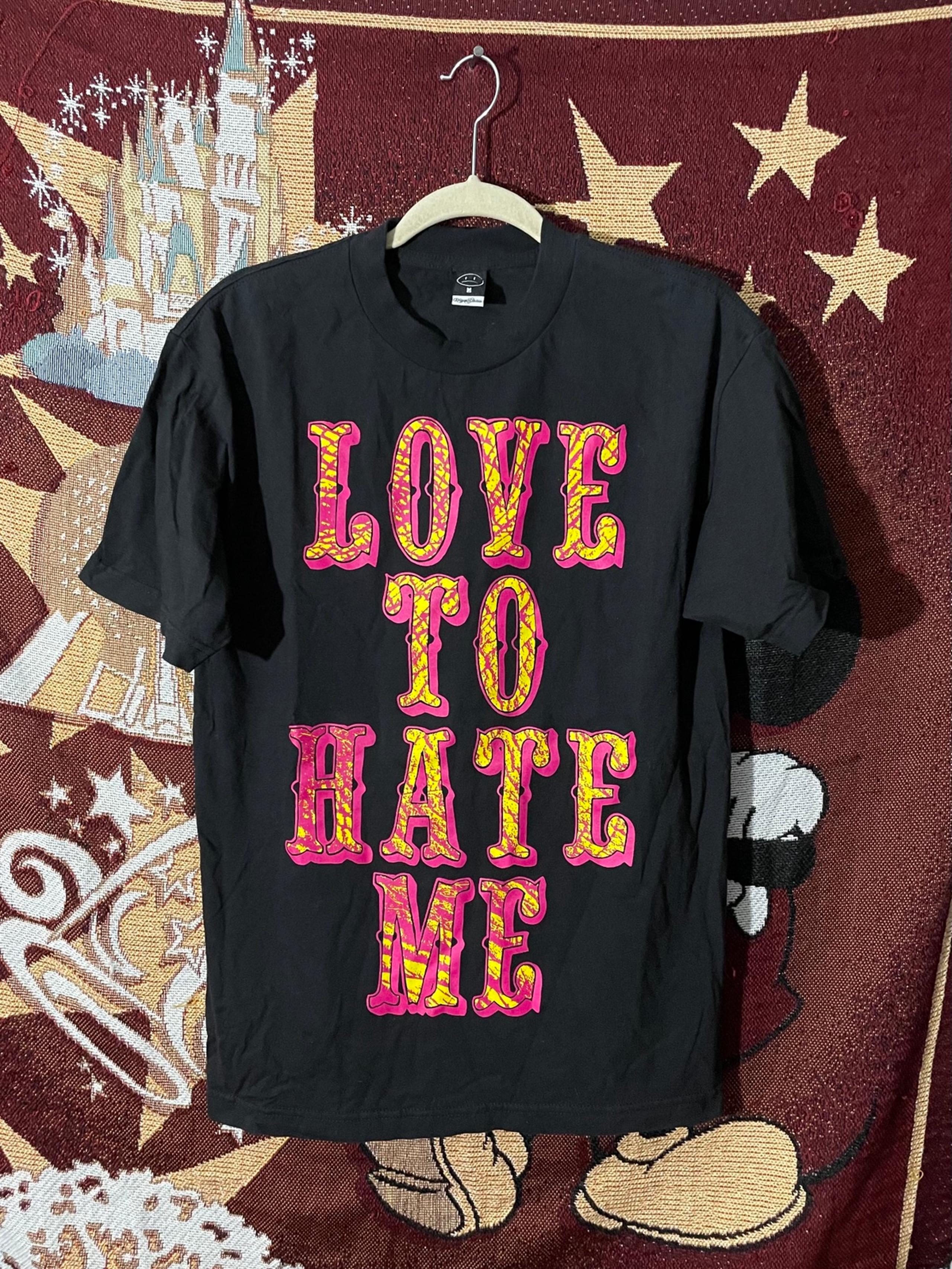 Rogue Status T-shirt Tee Shirt Black Love to hate me Y2K M Medium Rare