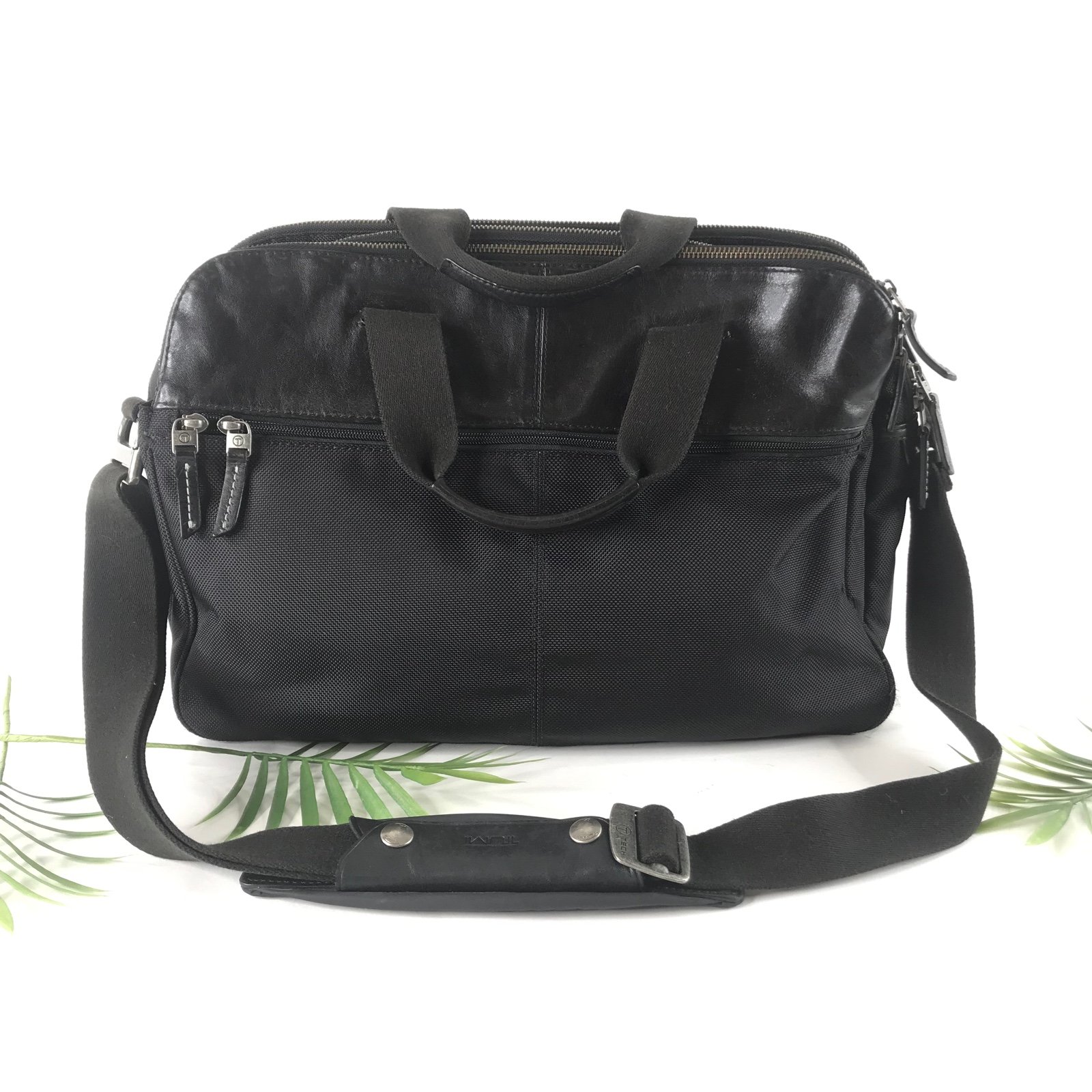 TUMI BLACK LEATHER NYLON BRIEF CASE LAPTOP COMPUTER MESSENGER CROSSBODY BAG