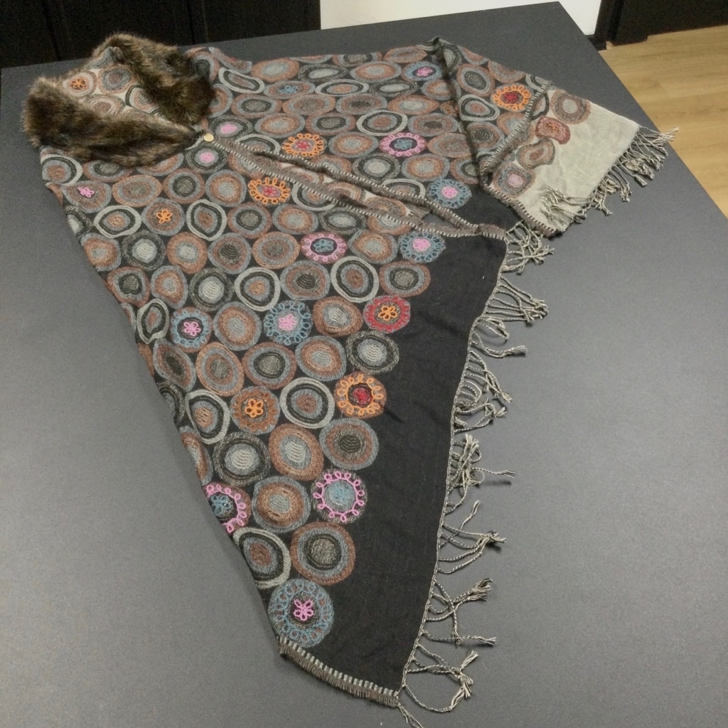 Women's Eyeful Shawl One Size Gray & Brown