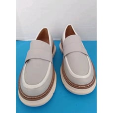 Linea Paolo Minka Loafers Light Grey Leather Classic Shoes Size 8.5 Women's