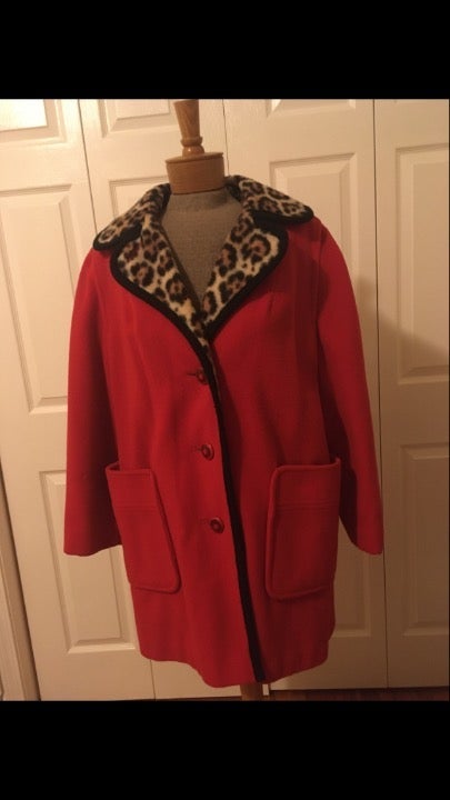 Vintage wool coat with faux leopard lining