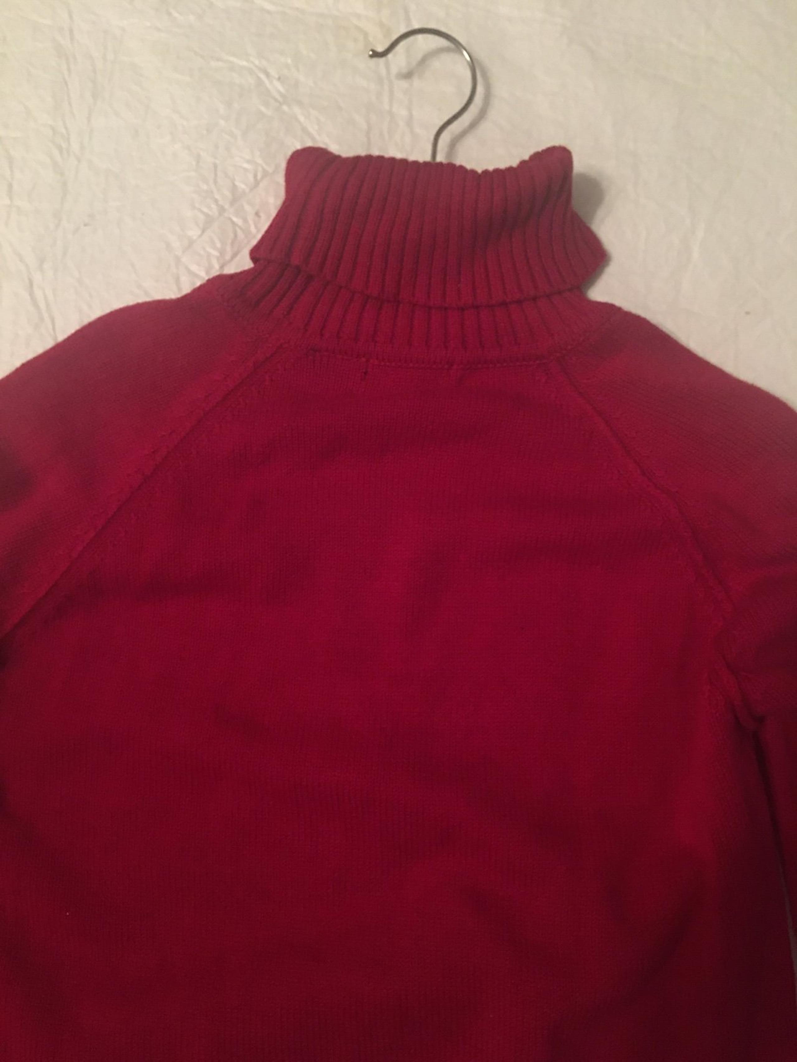 RED TURTLENECK JEANNE PIERRE SIZE SMALL LONG SLEEVE SWEATER