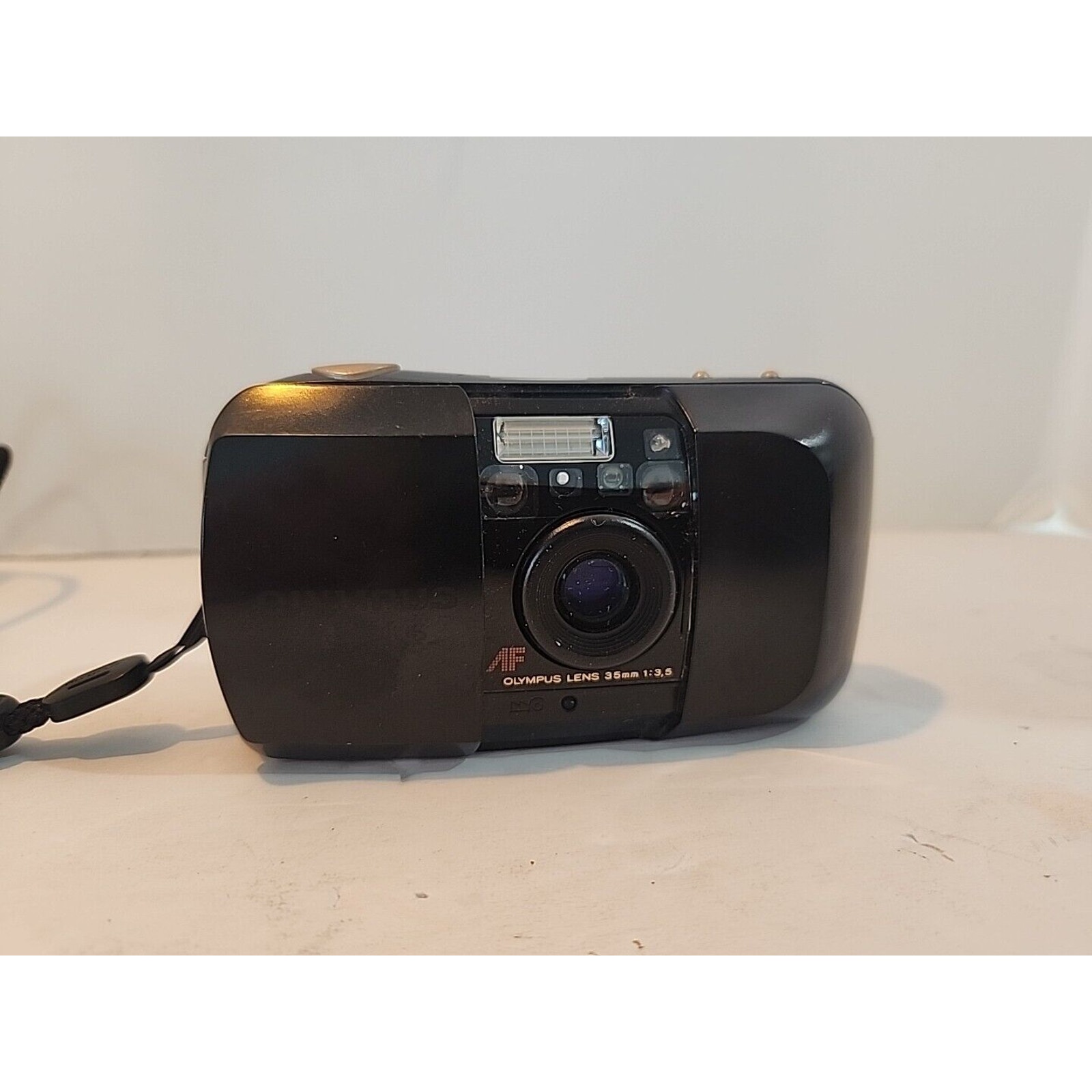 Olympus Stylus 35mm Lens 1:3,5 Built-In Flash Film Camera