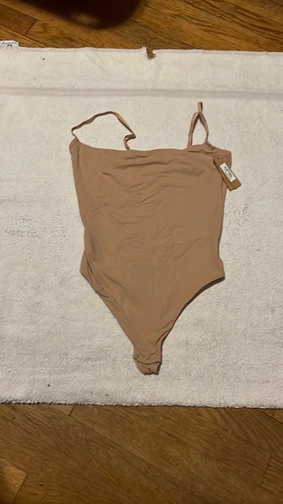 SKIMS FITS EVERYBODY CAMI BODYSUIT