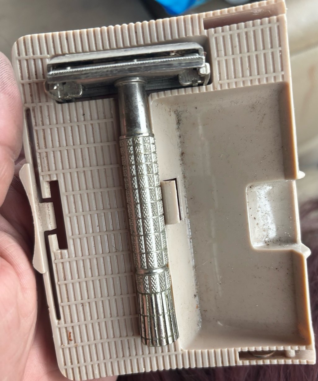Vintage men’s straight razor