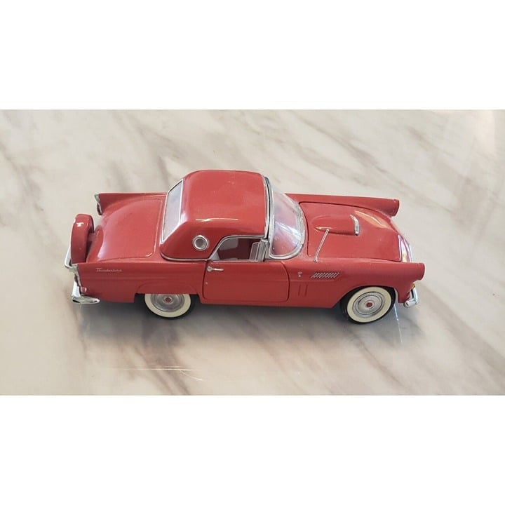 1956 Red Ford Thunderbird Danbury Mint Diecast 1:24 Scale Removable Top