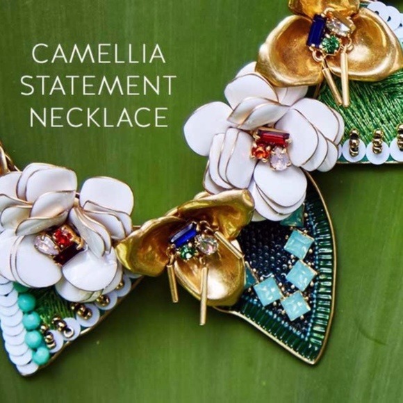 stella & dot ~ camellia statement necklace 2 in 1