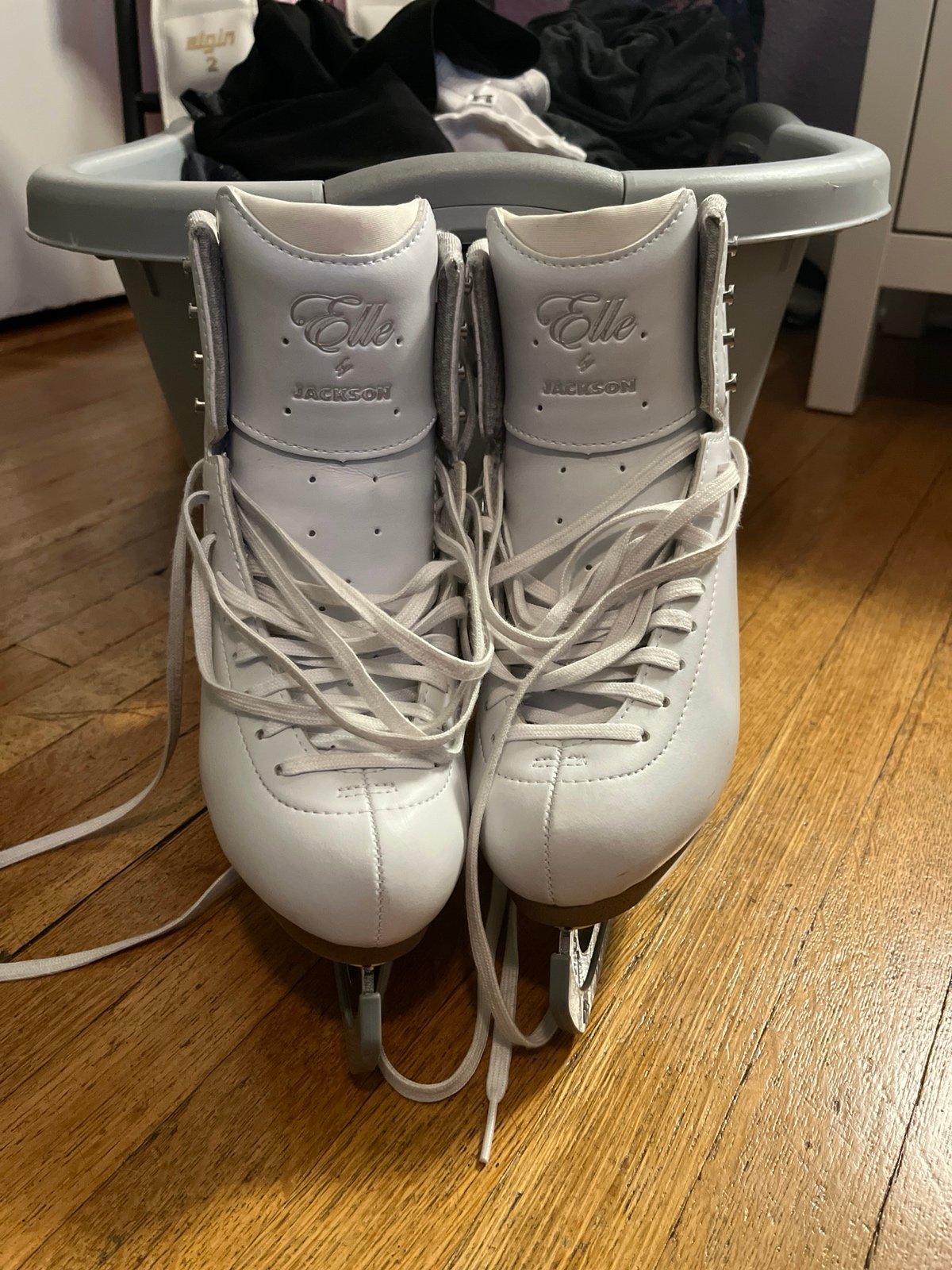 Jackson Elle Ice Skates Size 7 Wide