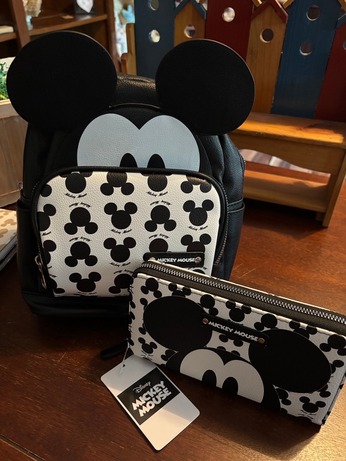 Disney Exclusive 2025 Mickey Mouse Backpack & Wallet/Wristlet
