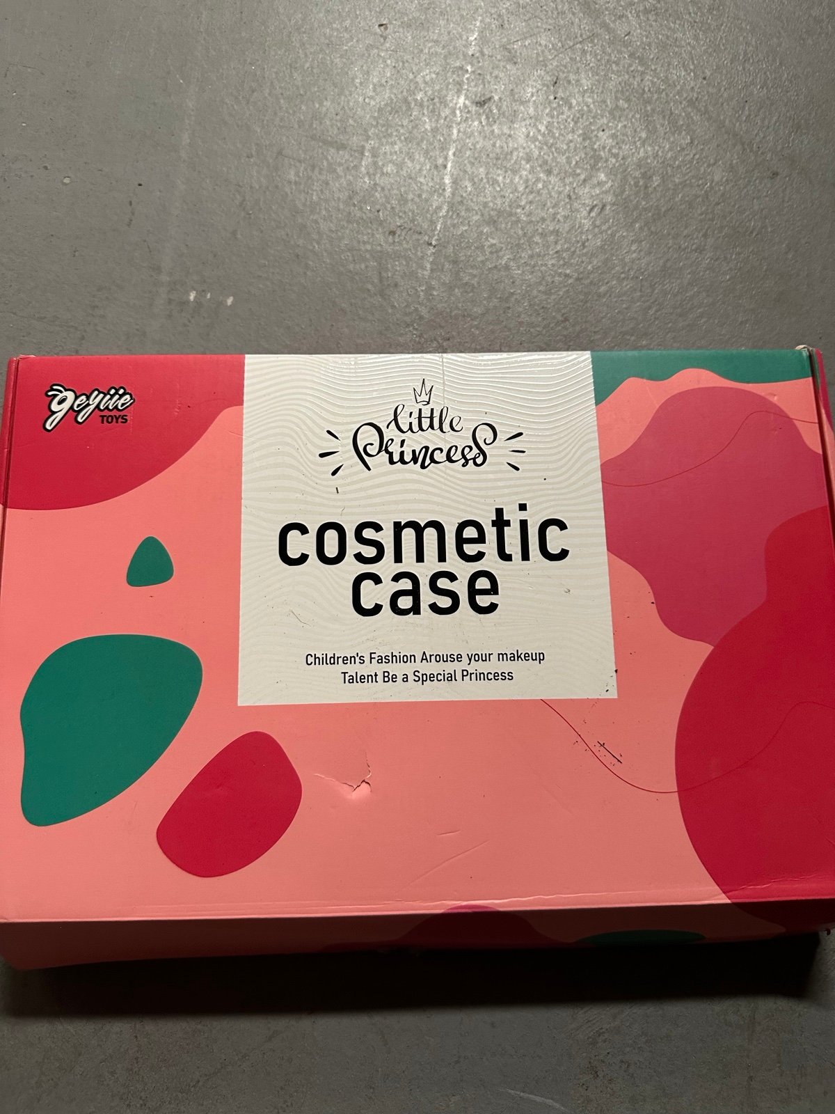 Geyiie little princess comestic case / new open box