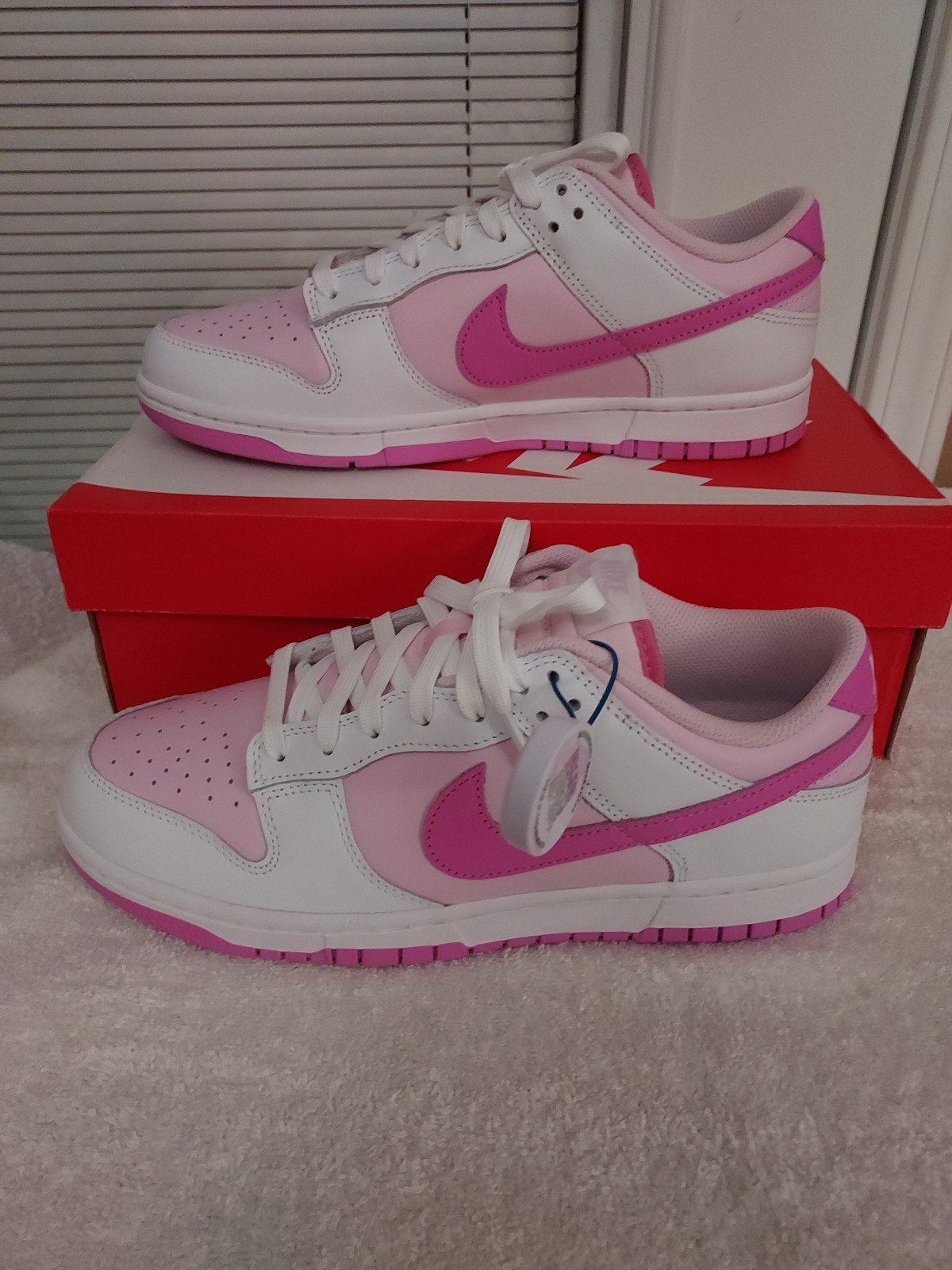 NWT WMNS NIKE SIZE 10 M DUNK LOW PLAYFUL/PINK SNEAKER