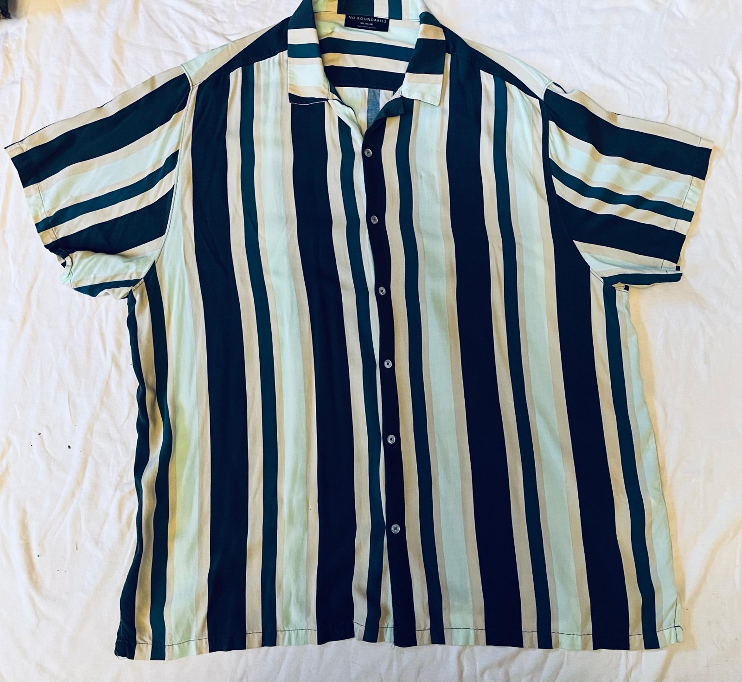 No Boundaries men’s 3x casual button shirt/ 100% rayon soft