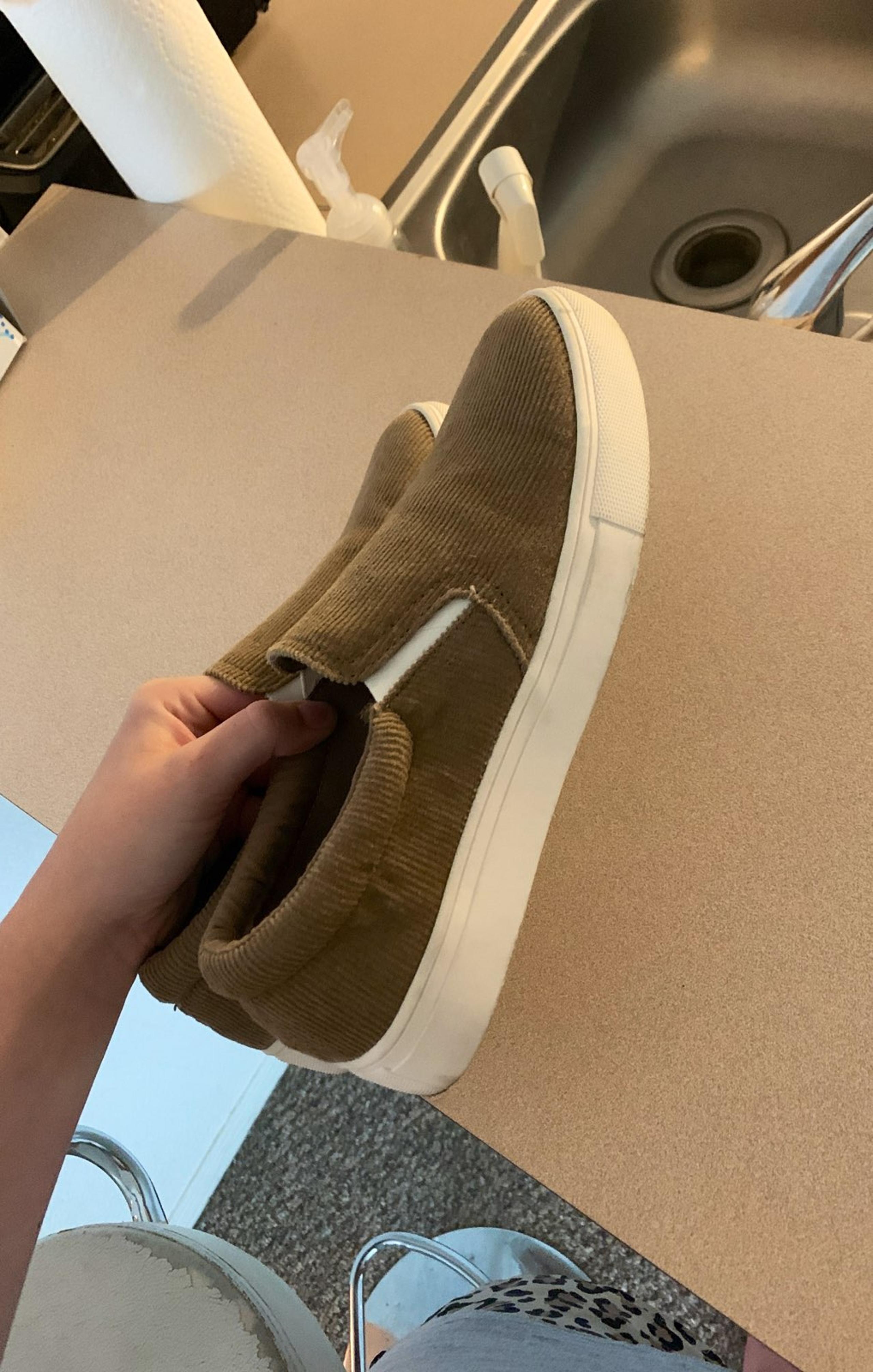 American eagle slip on shoes