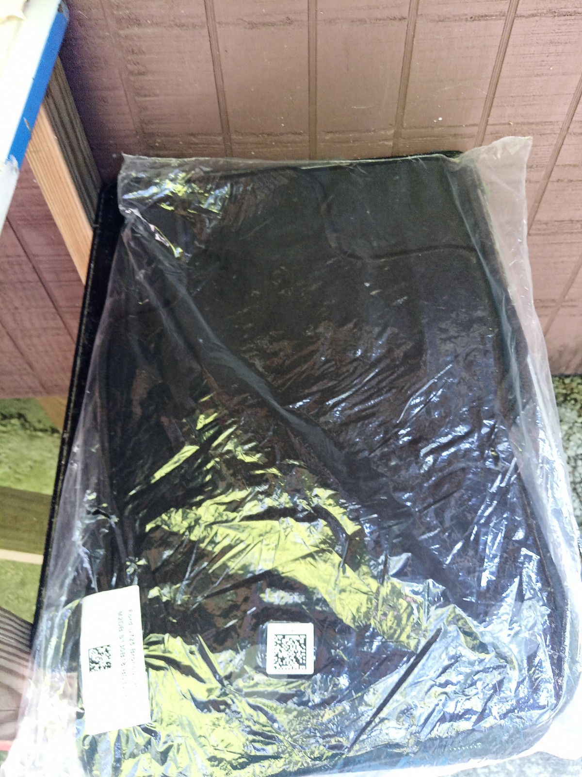 Ford Bronco front floor mat U725 LHD black