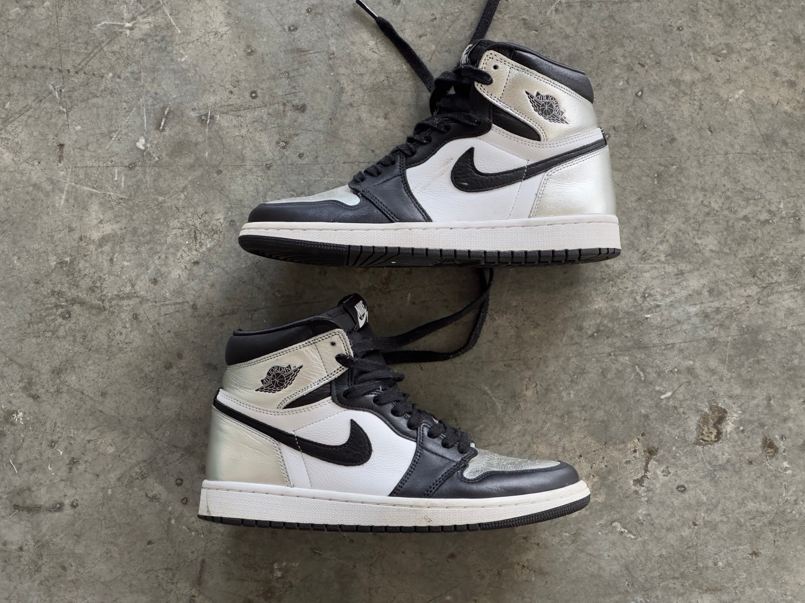 Nike Air Jordan 1 Retro High Silver Toe (Women's) 7.5