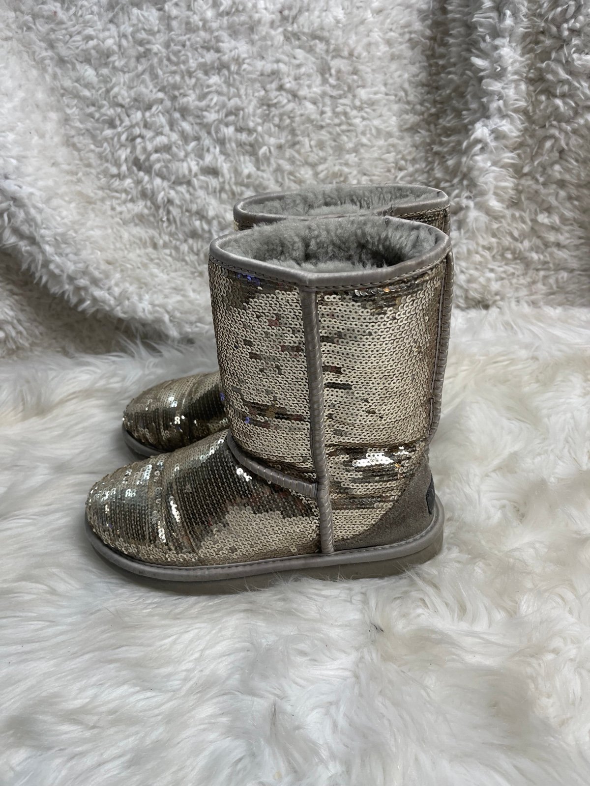 UGG classic big girl gold sequins short slip on boots sheepskin lining SZ5 . Rub