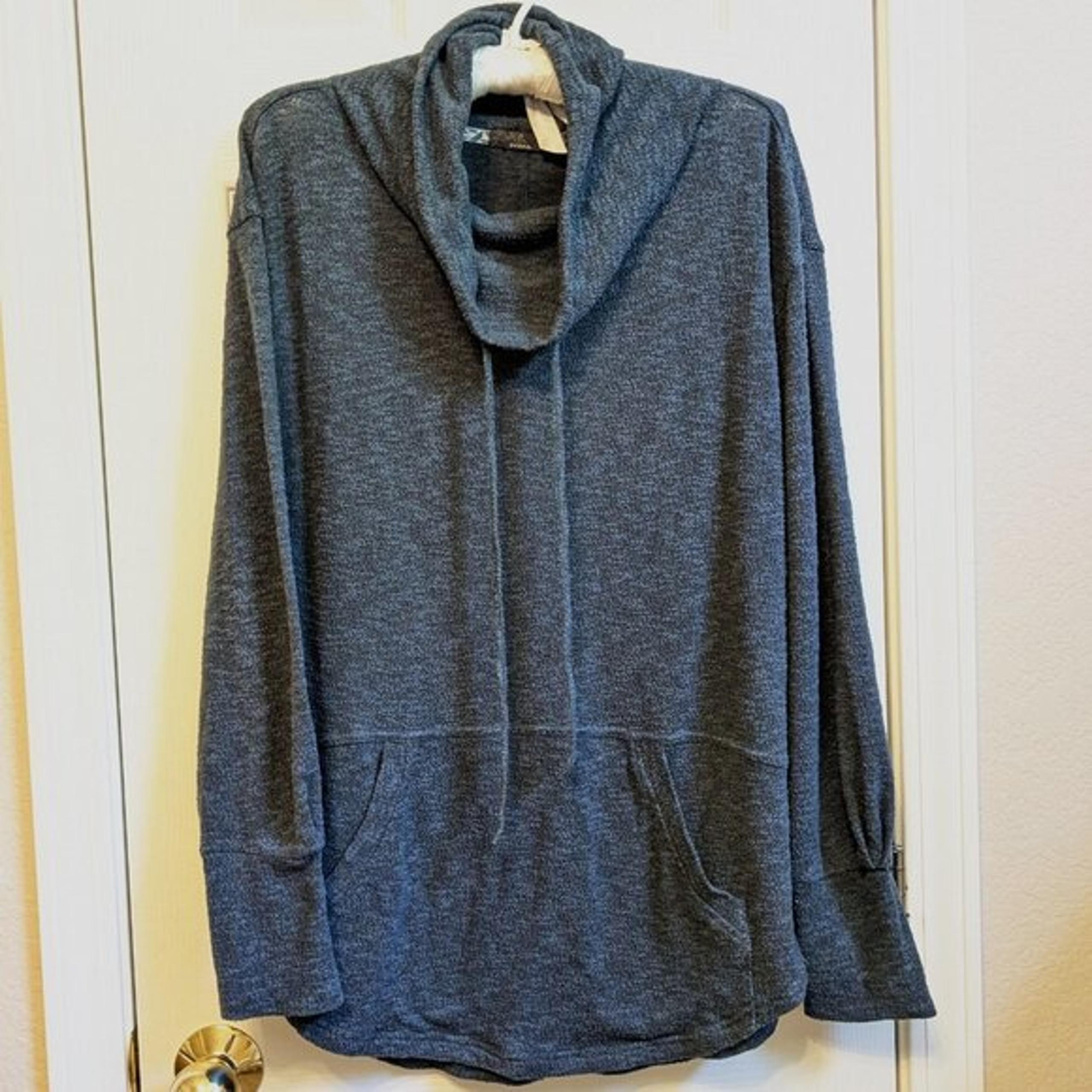 Prana Frieda Pullover with Cowl Neck and Kangaroo Pocket Size Large