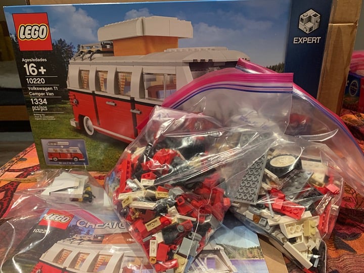 LEGO Bundle: VW T1 Camper Van 10220 & VW T2 Camper Van 10279 - Built once 100%